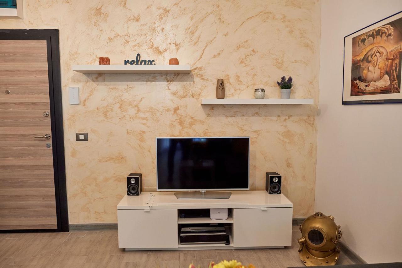 Submarine Apartment Spa N Pool Beach Resort Navodari Ngoại thất bức ảnh